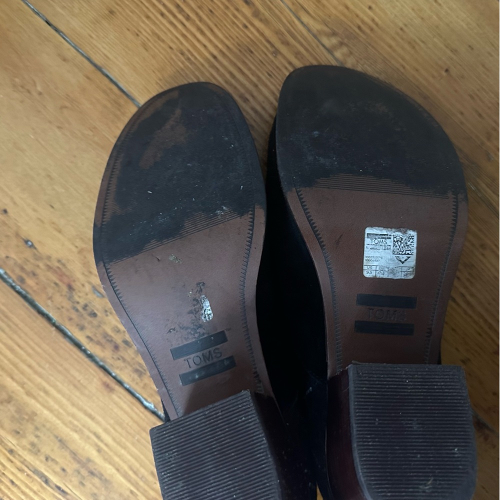 TOMS Zip Up Ankle Boot - Picture 3 of 7